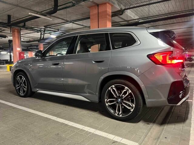 Серый БМВ iX1, объемом двигателя 0 л и пробегом 6 тыс. км за 33200 $, фото 1 на Automoto.ua
