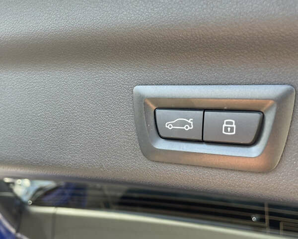 Синій БМВ iX1, об'ємом двигуна 0 л та пробігом 11 тис. км за 48500 $, фото 21 на Automoto.ua