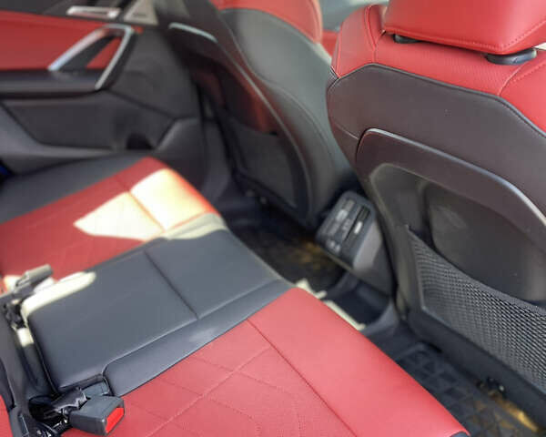 Синий БМВ iX1, объемом двигателя 0 л и пробегом 9 тыс. км за 51000 $, фото 13 на Automoto.ua
