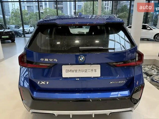 Синий БМВ iX1, объемом двигателя 0 л и пробегом 7 тыс. км за 26000 $, фото 4 на Automoto.ua