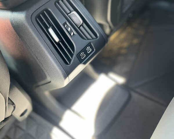 Синій БМВ iX1, об'ємом двигуна 0 л та пробігом 11 тис. км за 48500 $, фото 14 на Automoto.ua