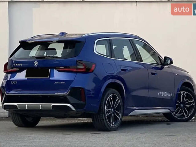 Синий БМВ iX1, объемом двигателя 0 л и пробегом 5 тыс. км за 25999 $, фото 2 на Automoto.ua