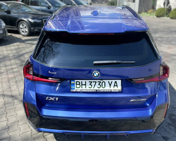 Синій БМВ iX1, об'ємом двигуна 0 л та пробігом 11 тис. км за 48500 $, фото 20 на Automoto.ua