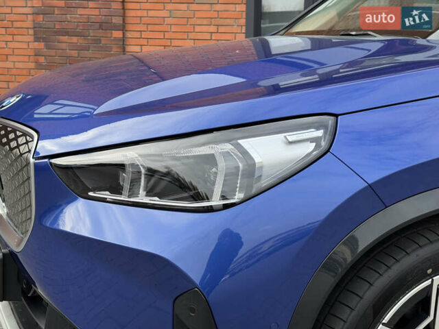 Синій БМВ iX1, об'ємом двигуна 0 л та пробігом 2 тис. км за 35000 $, фото 3 на Automoto.ua