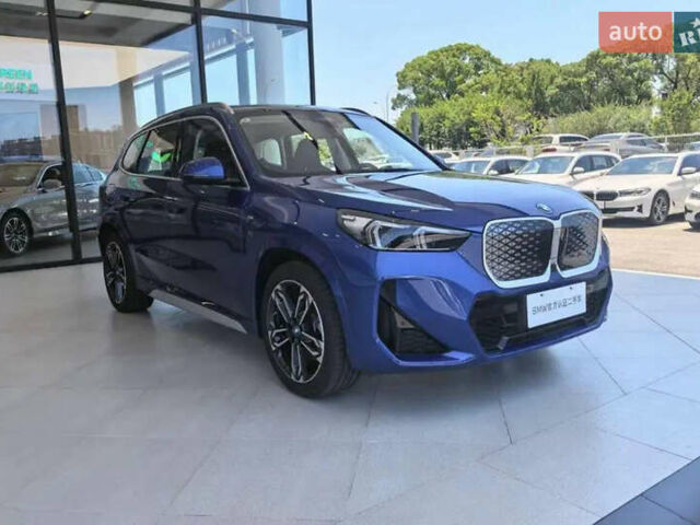 Синий БМВ iX1, объемом двигателя 0 л и пробегом 7 тыс. км за 26000 $, фото 4 на Automoto.ua