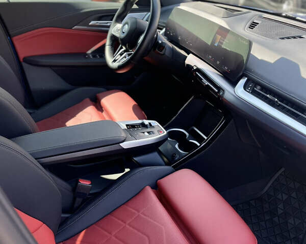 Синий БМВ iX1, объемом двигателя 0 л и пробегом 9 тыс. км за 51000 $, фото 16 на Automoto.ua