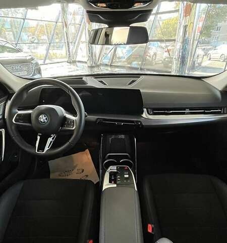 Синий БМВ iX1, объемом двигателя 0 л и пробегом 3 тыс. км за 33000 $, фото 14 на Automoto.ua