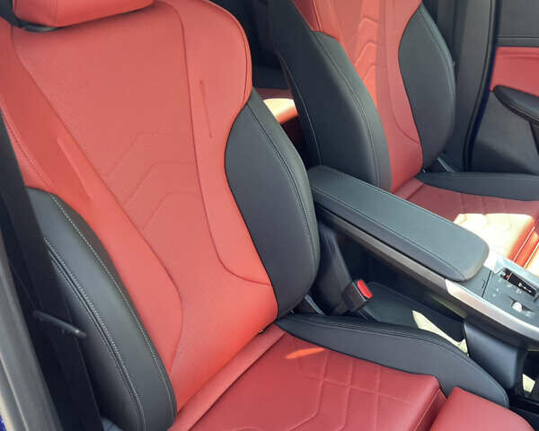 Синий БМВ iX1, объемом двигателя 0 л и пробегом 9 тыс. км за 51000 $, фото 11 на Automoto.ua