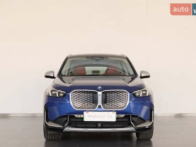 Синий БМВ iX1, объемом двигателя 0 л и пробегом 7 тыс. км за 25999 $, фото 3 на Automoto.ua