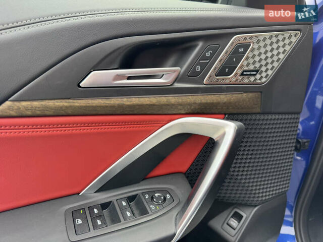 Синій БМВ iX1, об'ємом двигуна 0 л та пробігом 2 тис. км за 35000 $, фото 11 на Automoto.ua