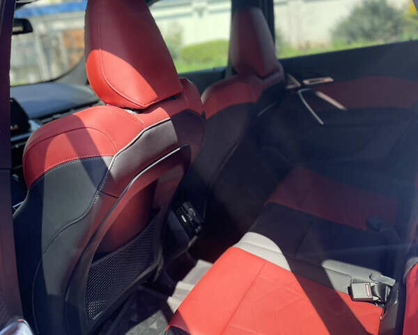 Синій БМВ iX1, об'ємом двигуна 0 л та пробігом 11 тис. км за 48500 $, фото 16 на Automoto.ua