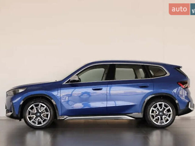Синий БМВ iX1, объемом двигателя 0 л и пробегом 7 тыс. км за 25999 $, фото 1 на Automoto.ua