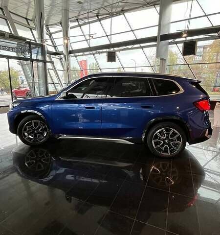 БМВ iX1 2024 у Дніпро (Дніпропетровську) на Automoto.ua Синій БМВ iX1, об'ємом двигуна 0 л та пробігом 11 тис. км за 34000 $, фото 2 на Automoto.ua