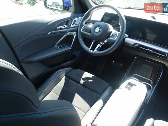 Синий БМВ iX1, объемом двигателя 0 л и пробегом 6 тыс. км за 46885 $, фото 13 на Automoto.ua