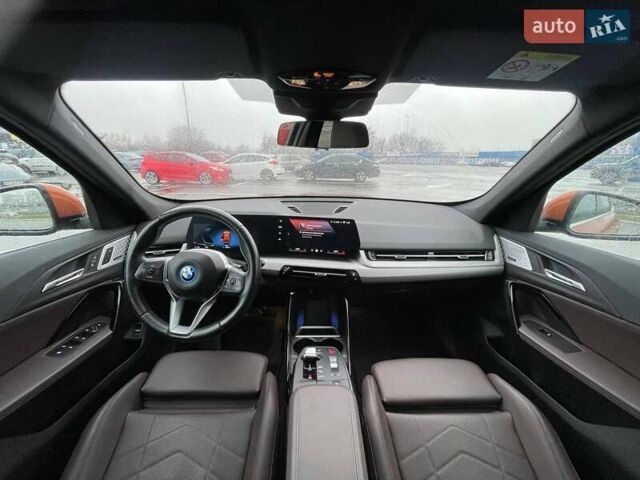 Помаранчевий БМВ iX1, об'ємом двигуна 0 л та пробігом 48 тис. км за 36200 $, фото 12 на Automoto.ua
