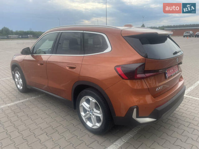 Помаранчевий БМВ iX1, об'ємом двигуна 0 л та пробігом 44 тис. км за 34500 $, фото 6 на Automoto.ua