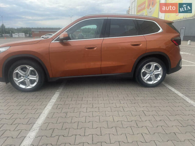 Помаранчевий БМВ iX1, об'ємом двигуна 0 л та пробігом 44 тис. км за 34500 $, фото 4 на Automoto.ua