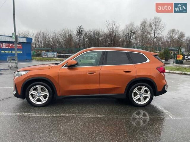 Помаранчевий БМВ iX1, об'ємом двигуна 0 л та пробігом 48 тис. км за 36200 $, фото 2 на Automoto.ua
