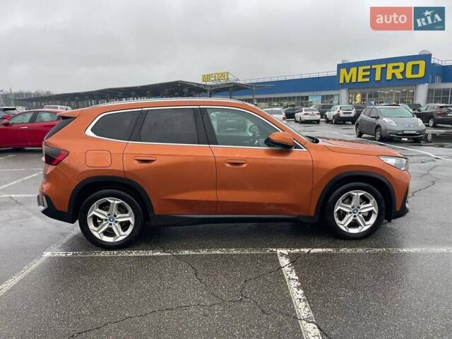 Помаранчевий БМВ iX1, об'ємом двигуна 0 л та пробігом 48 тис. км за 36200 $, фото 6 на Automoto.ua