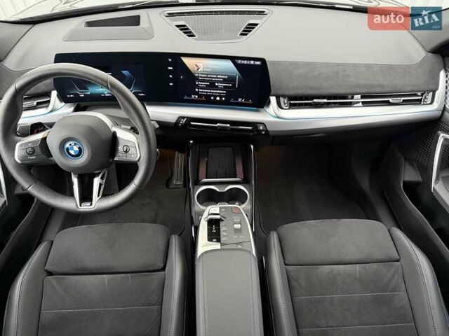 Черный БМВ iX2, объемом двигателя 0 л и пробегом 2 тыс. км за 53666 $, фото 12 на Automoto.ua