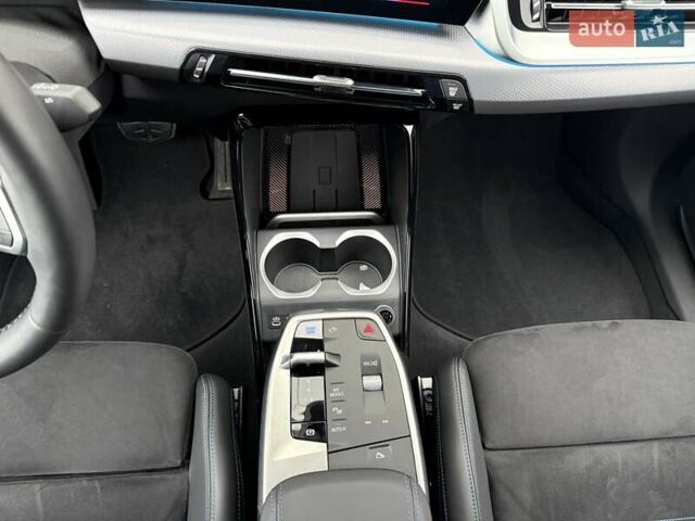 Черный БМВ iX2, объемом двигателя 0 л и пробегом 2 тыс. км за 53666 $, фото 16 на Automoto.ua