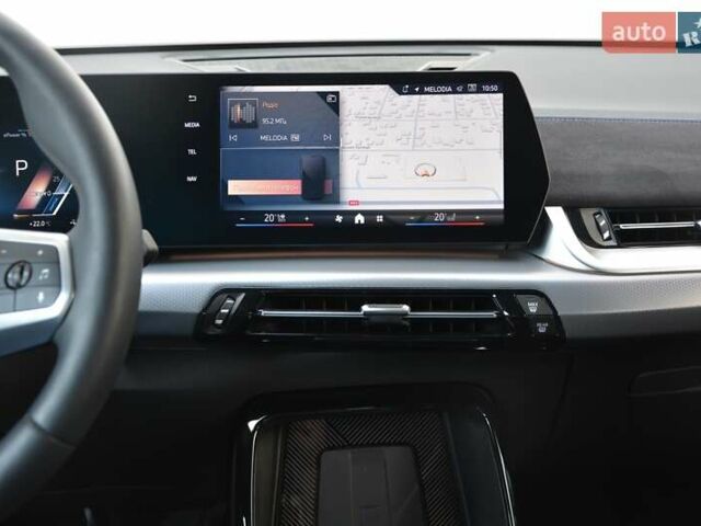 Красный БМВ iX2, объемом двигателя 0 л и пробегом 8 тыс. км за 45313 $, фото 6 на Automoto.ua