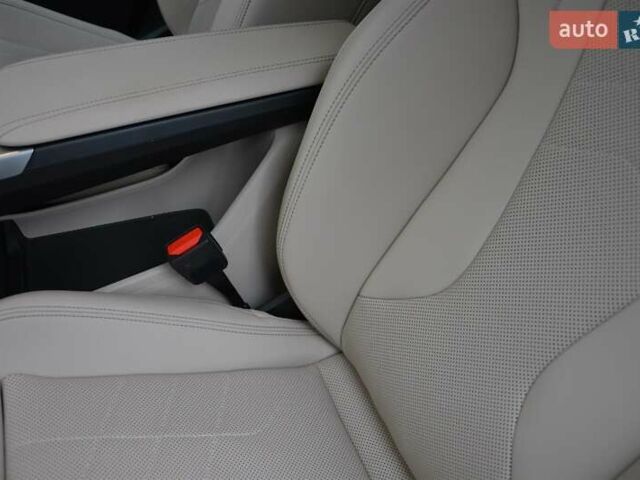 Красный БМВ iX2, объемом двигателя 0 л и пробегом 9 тыс. км за 53143 $, фото 7 на Automoto.ua