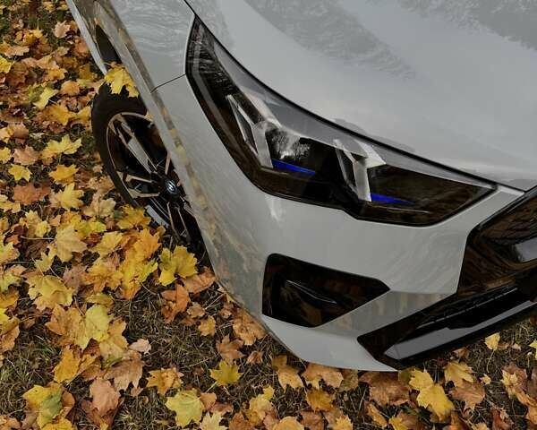 Серый БМВ iX2, объемом двигателя 0 л и пробегом 2 тыс. км за 61455 $, фото 8 на Automoto.ua