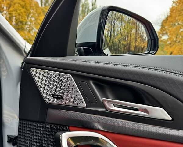 Серый БМВ iX2, объемом двигателя 0 л и пробегом 2 тыс. км за 61455 $, фото 19 на Automoto.ua