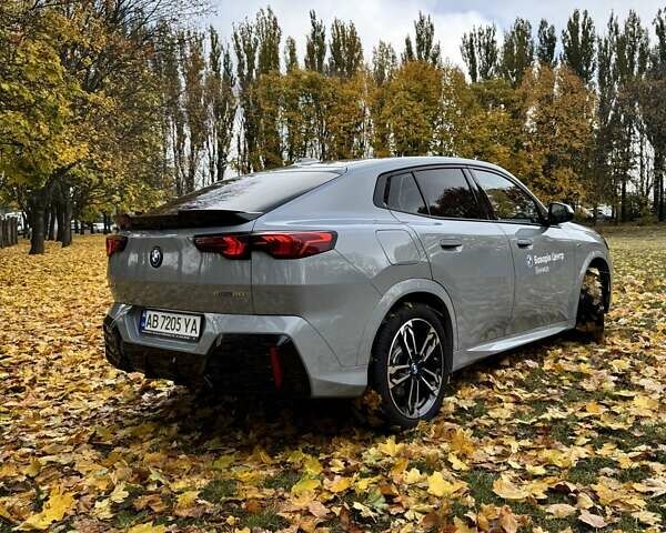 Серый БМВ iX2, объемом двигателя 0 л и пробегом 2 тыс. км за 61455 $, фото 6 на Automoto.ua
