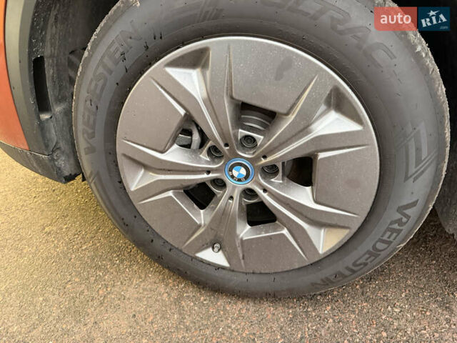 Оранжевый БМВ iX2, объемом двигателя 0 л и пробегом 10 тыс. км за 48000 $, фото 11 на Automoto.ua