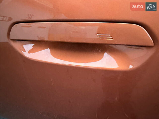 Оранжевый БМВ iX2, объемом двигателя 0 л и пробегом 10 тыс. км за 48000 $, фото 12 на Automoto.ua