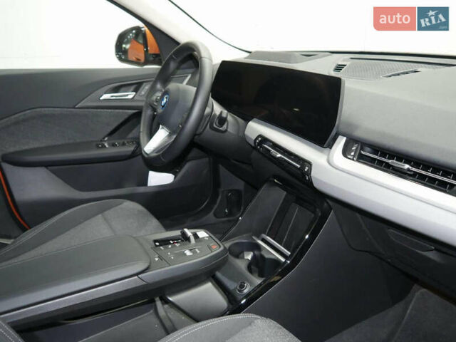 Оранжевый БМВ iX2, объемом двигателя 0 л и пробегом 10 тыс. км за 48000 $, фото 29 на Automoto.ua