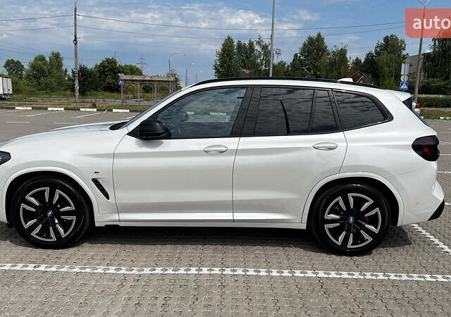 Белый БМВ iX3, объемом двигателя 0 л и пробегом 36 тыс. км за 42000 $, фото 16 на Automoto.ua