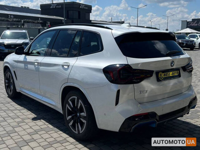 Белый БМВ iX3, объемом двигателя 86 л и пробегом 38 тыс. км за 51500 $, фото 4 на Automoto.ua