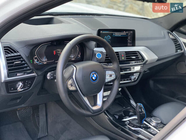 Белый БМВ iX3, объемом двигателя 0 л и пробегом 179 тыс. км за 27500 $, фото 23 на Automoto.ua