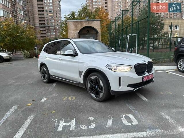 Белый БМВ iX3, объемом двигателя 0 л и пробегом 154 тыс. км за 28900 $, фото 3 на Automoto.ua