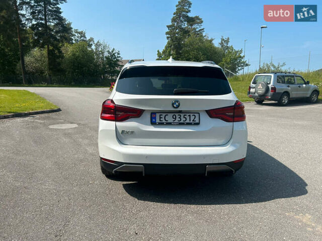 Белый БМВ iX3, объемом двигателя 0 л и пробегом 111 тыс. км за 32500 $, фото 6 на Automoto.ua
