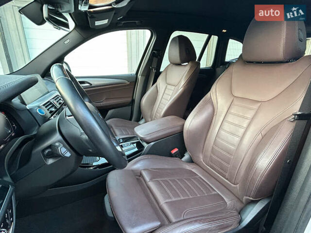 Белый БМВ iX3, объемом двигателя 0 л и пробегом 111 тыс. км за 32500 $, фото 15 на Automoto.ua