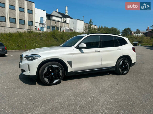 Белый БМВ iX3, объемом двигателя 0 л и пробегом 111 тыс. км за 32500 $, фото 1 на Automoto.ua