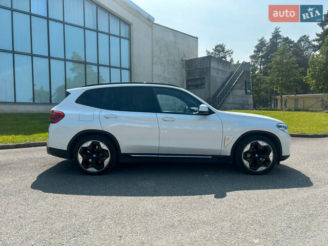Белый БМВ iX3, объемом двигателя 0 л и пробегом 111 тыс. км за 32500 $, фото 7 на Automoto.ua