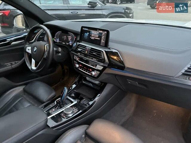 Белый БМВ iX3, объемом двигателя 0 л и пробегом 154 тыс. км за 28900 $, фото 22 на Automoto.ua