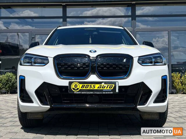 Белый БМВ iX3, объемом двигателя 86 л и пробегом 38 тыс. км за 51500 $, фото 1 на Automoto.ua