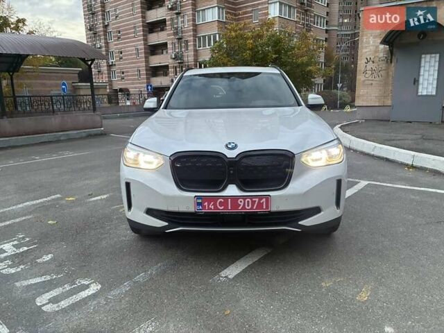 Белый БМВ iX3, объемом двигателя 0 л и пробегом 154 тыс. км за 28900 $, фото 1 на Automoto.ua