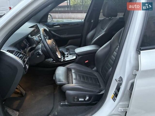 Белый БМВ iX3, объемом двигателя 0 л и пробегом 154 тыс. км за 28900 $, фото 15 на Automoto.ua