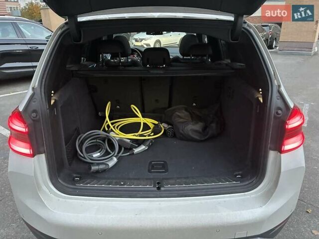 Белый БМВ iX3, объемом двигателя 0 л и пробегом 154 тыс. км за 28900 $, фото 19 на Automoto.ua