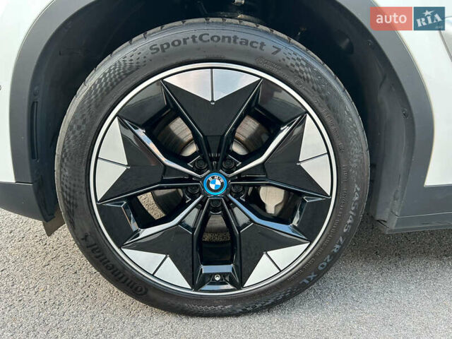 Белый БМВ iX3, объемом двигателя 0 л и пробегом 111 тыс. км за 32500 $, фото 8 на Automoto.ua