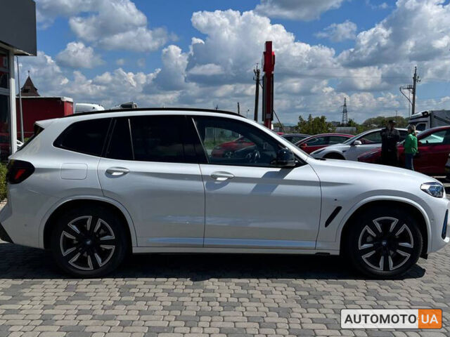 Белый БМВ iX3, объемом двигателя 86 л и пробегом 38 тыс. км за 51500 $, фото 7 на Automoto.ua