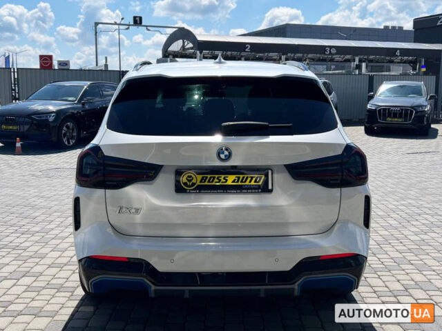 Белый БМВ iX3, объемом двигателя 86 л и пробегом 38 тыс. км за 51500 $, фото 5 на Automoto.ua