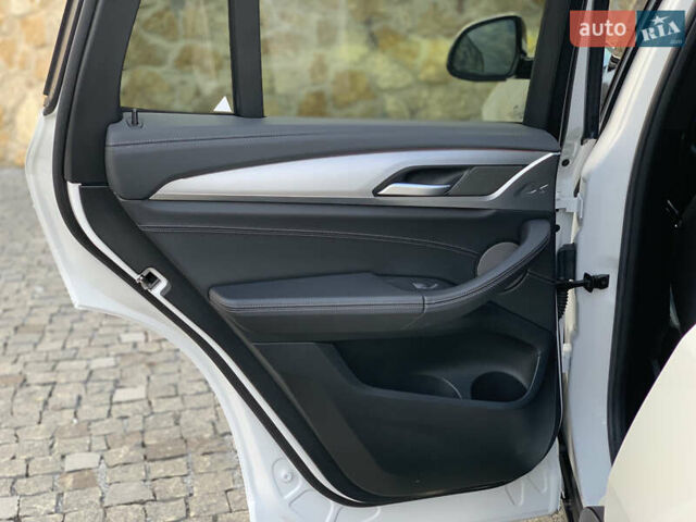 Белый БМВ iX3, объемом двигателя 0 л и пробегом 179 тыс. км за 27500 $, фото 50 на Automoto.ua
